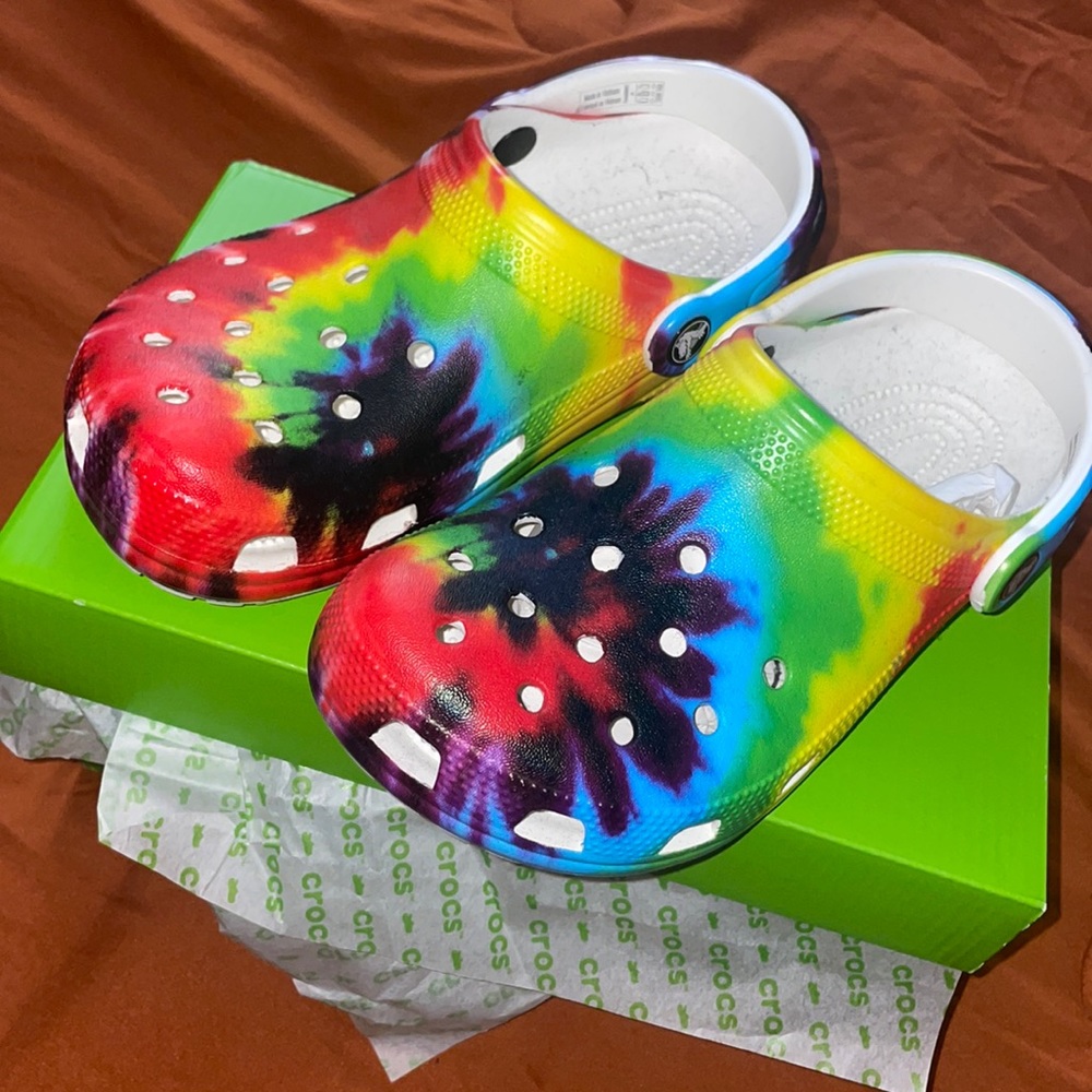 Crocs Classic tie dye graphic clog